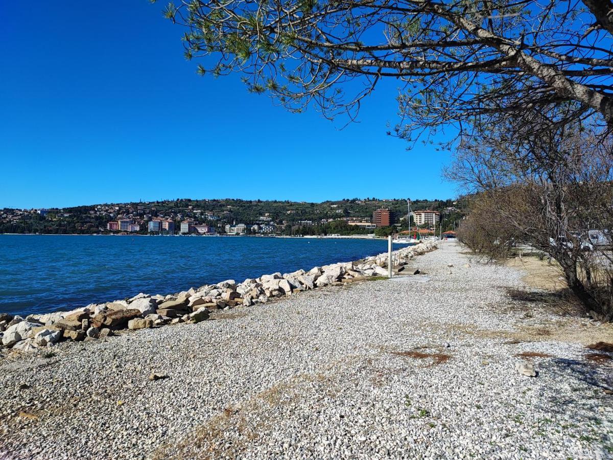 Вилла Sea Lux Floating House Ajda Portorose Экстерьер фото