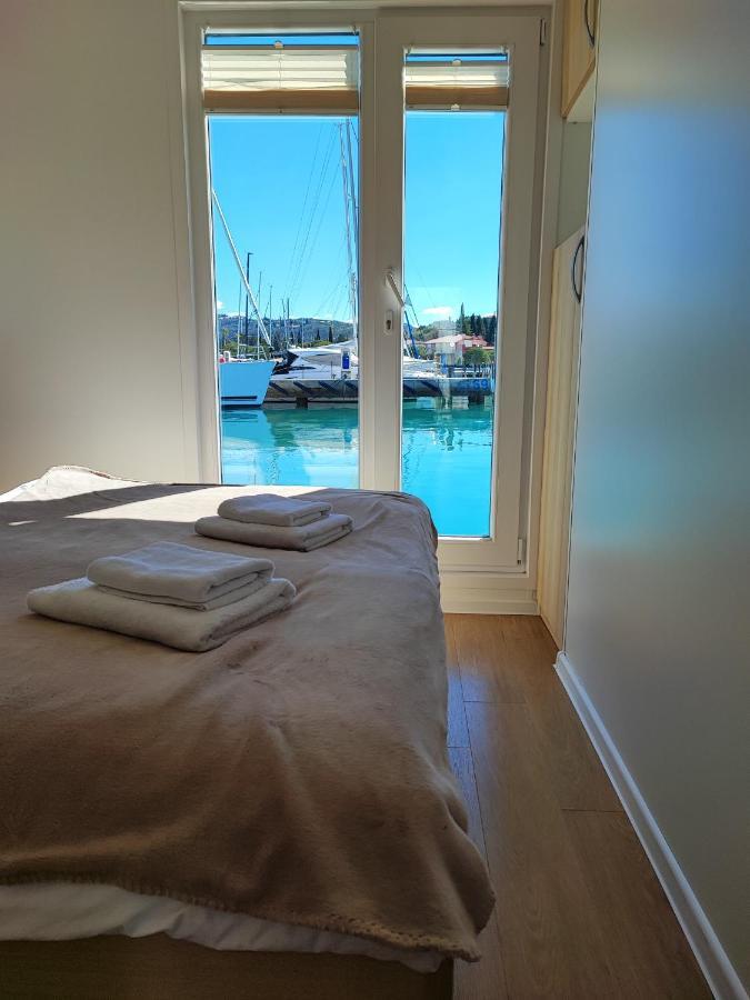 Вилла Sea Lux Floating House Ajda Portorose Экстерьер фото